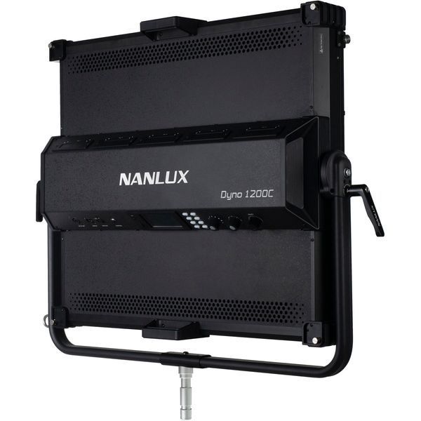 LED-панель NANLUX DYNO 650C RGBWW Soft Panel Light with Flight case Dyno 650C 1KIT-FT фото